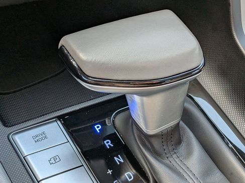 Used 2025 Hyundai Elantra SEL image 20