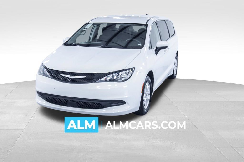 Used 2023 Chrysler Voyager LX FWD image 1
