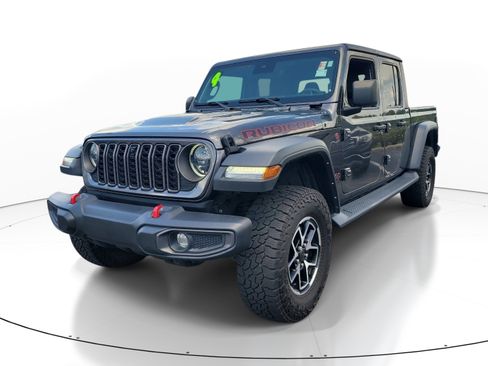 Used 2024 Jeep Gladiator Rubicon w/ Technology Group AWD/4WD image 3