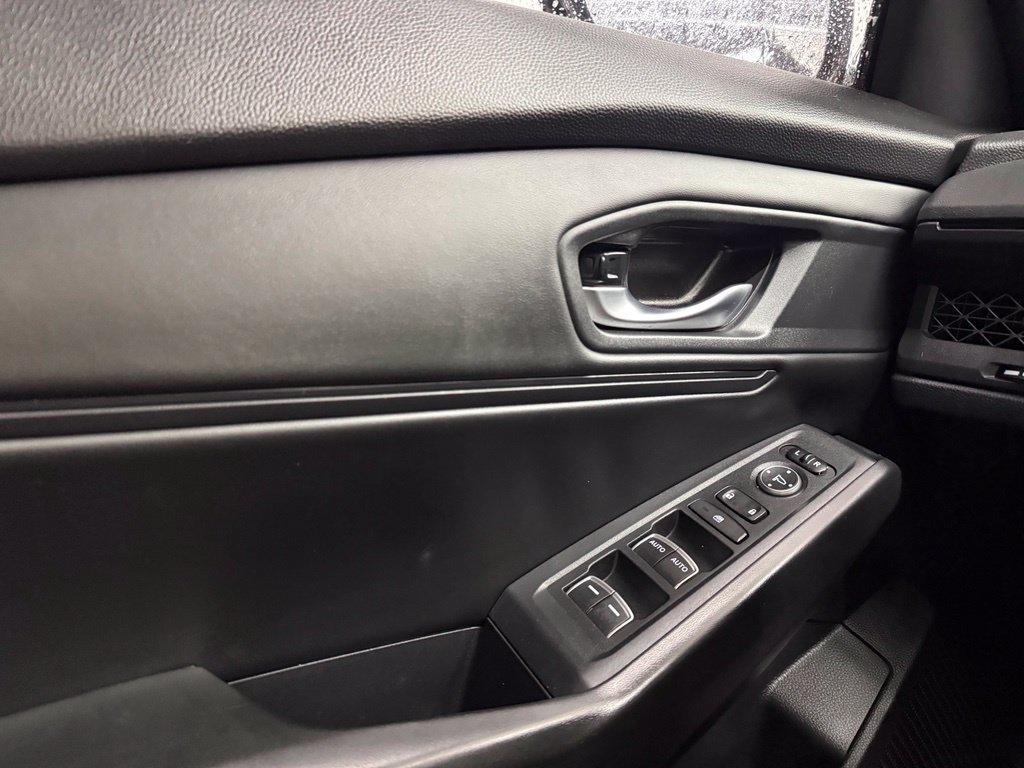 Used 2023 Honda Accord EX image 11