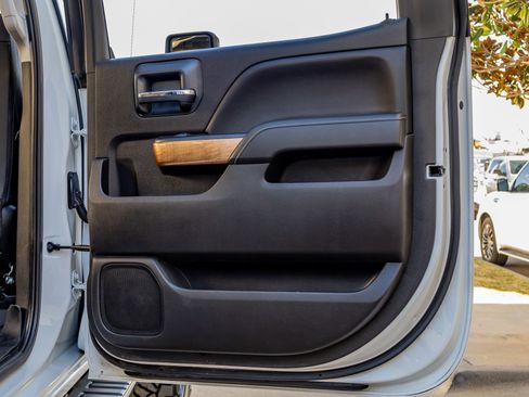 Used 2019 Chevrolet Silverado 2500 LTZ w/ Duramax Plus Package image 38