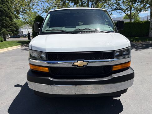 Used 2024 Chevrolet Express 2500 w/ Driver Convenience Package RWD image 4