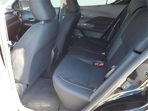 Used 2022 Nissan Kicks SV image 7