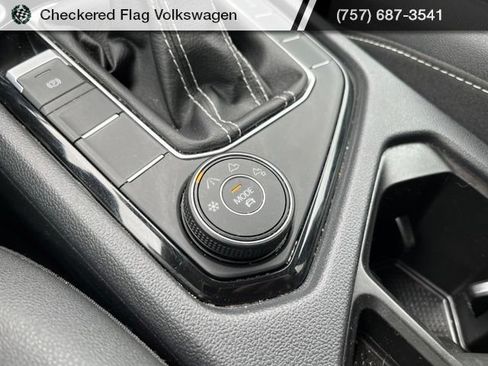 Used 2023 Volkswagen Taos SE AWD/4WD image 41