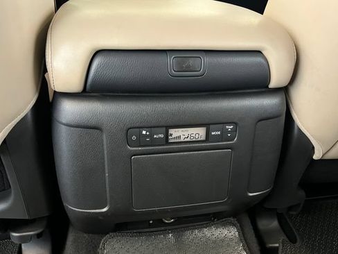 Used 2021 Nissan Armada SV w/ SV Appearance Package RWD image 36