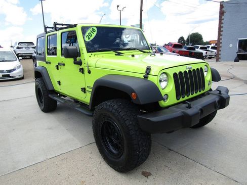 Used 2016 Jeep Wrangler Unlimited Sport w/ Quick Order Package 24S AWD/4WD image 2
