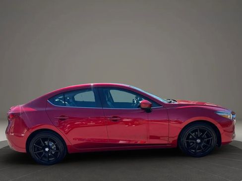 Used 2017 MAZDA MAZDA3 Touring w/ Popular Equipment Package FWD image 4