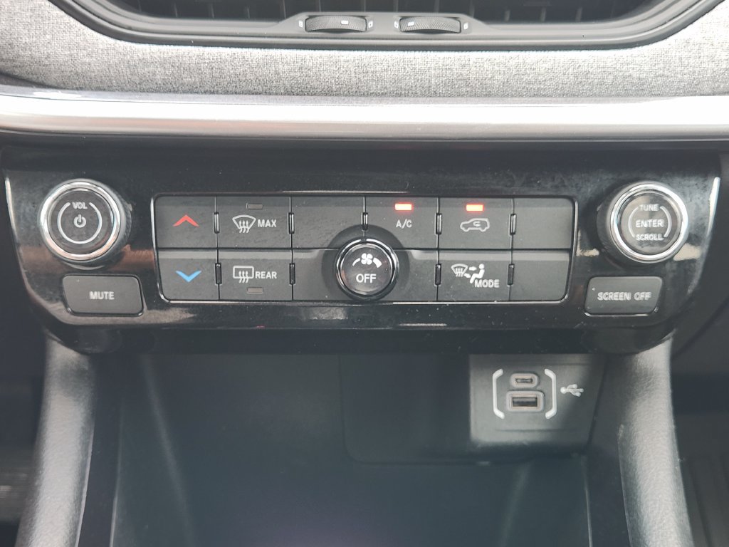 Used 2025 Jeep Compass Latitude AWD/4WD image 20