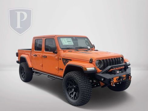 New 2025 Jeep Gladiator Sport w/ Premium Package AWD/4WD image 2