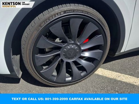 Used 2024 Tesla Model Y Performance image 2