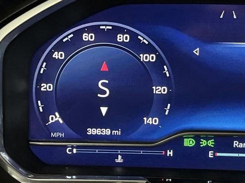 Used 2022 Chevrolet Silverado 1500 LT w/ Z71 Off-Road Package image 6