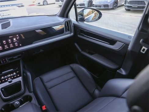 Certified 2024 Porsche Cayenne image 35