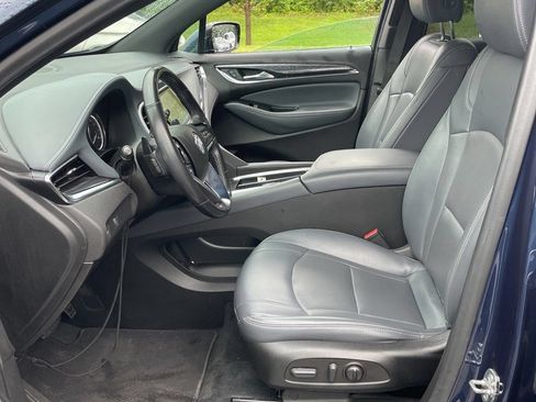 Used 2022 Buick Enclave Essence AWD/4WD image 10