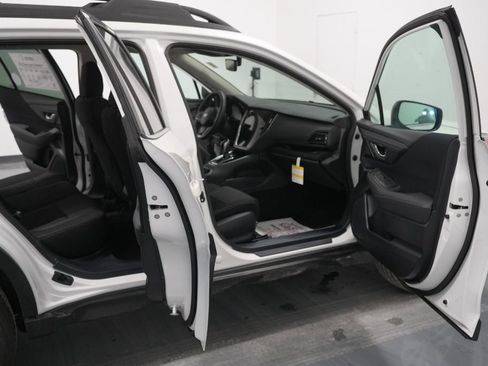 Used 2025 Subaru Outback Premium image 37
