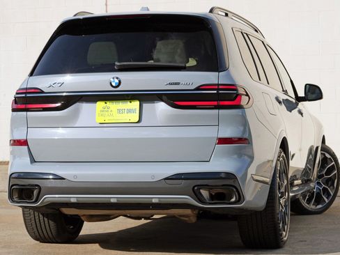 Used 2023 BMW X7 xDrive40i w/ M Sport Package AWD/4WD image 5