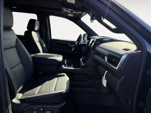 New 2026 GMC Yukon XL Denali image 19
