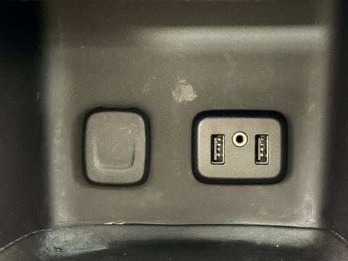 Used 2018 GMC Acadia Denali w/ Technology Package image 19