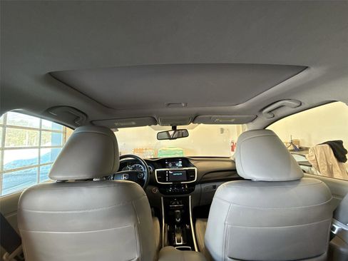 Used 2016 Honda Accord EX-L image 16