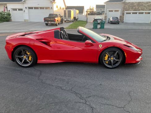 Used 2023 Ferrari F8 Tributo image 4