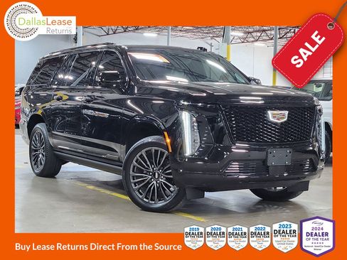 Used 2025 Cadillac Escalade ESV Sport Platinum AWD/4WD image 1
