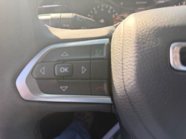 Used 2023 Jeep Compass Limited w/ Sun and Sound Group AWD/4WD image 16