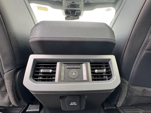 Used 2025 Ford F250 Lariat w/ Lariat Ultimate Package AWD/4WD image 38