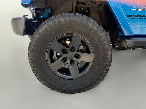 Used 2016 Jeep Wrangler Unlimited Sahara w/ Connectivity Group image 37