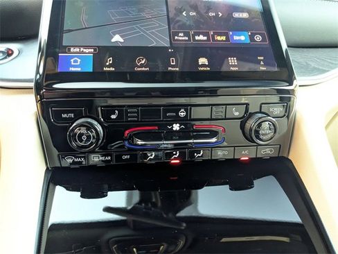 New 2025 Jeep Grand Cherokee L Limited image 21