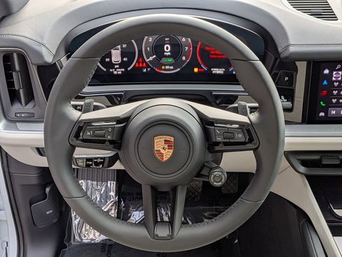 Certified 2026 Porsche Cayenne E-Hybrid AWD/4WD image 15