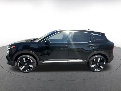 Used 2026 Nissan Kicks SR AWD/4WD image 9