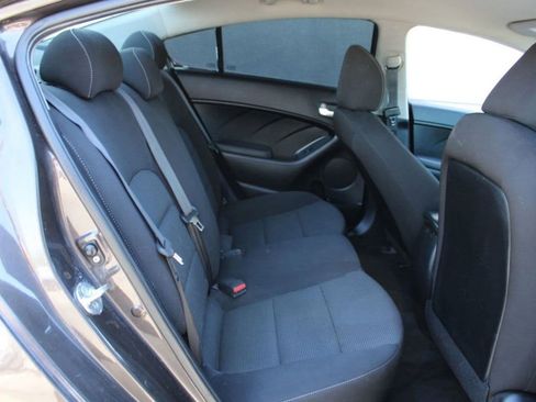 Used 2017 Kia Forte LX image 22