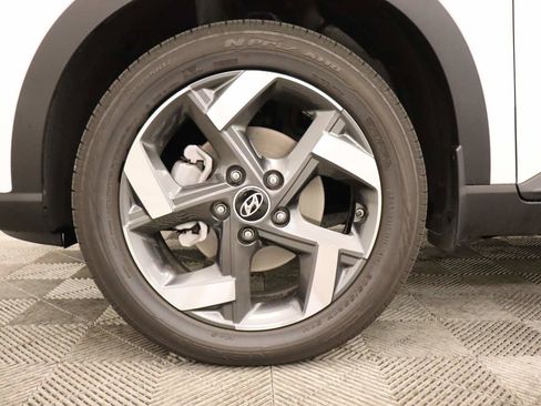 Used 2026 Hyundai Venue SEL FWD image 6