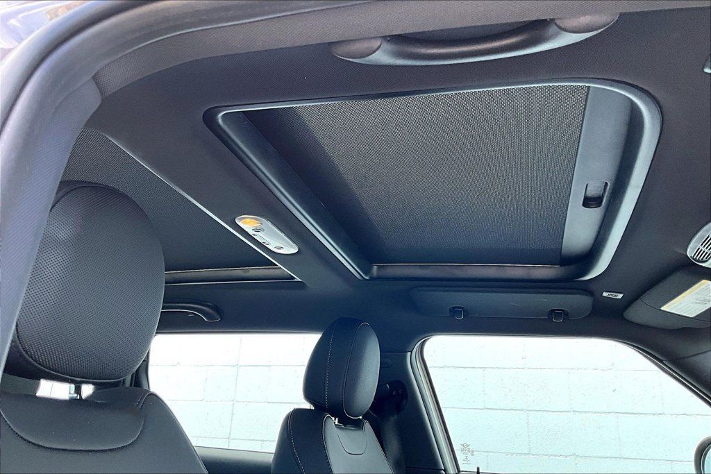 Certified 2022 MINI Cooper Clubman S FWD image 24