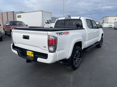 Used 2020 Toyota Tacoma TRD Sport image 8
