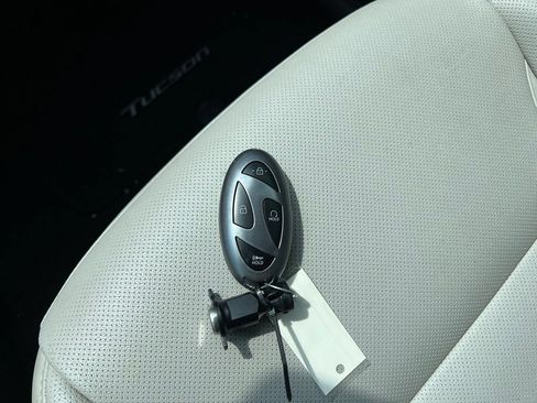 Certified 2025 Hyundai Tucson SEL AWD/4WD image 37