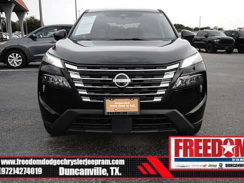 Used 2024 Nissan Rogue S FWD image 8