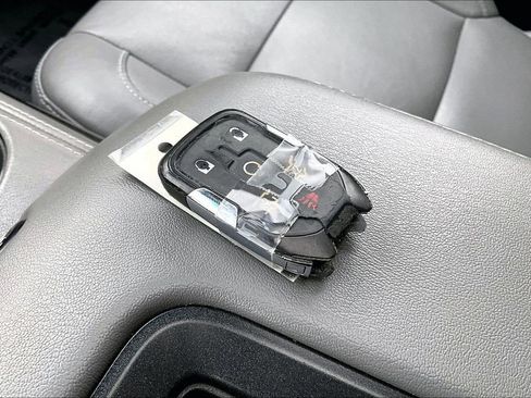 Used 2019 Chevrolet Suburban LT image 12