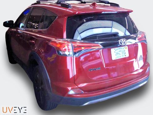 Used 2018 Toyota RAV4 XLE image 4
