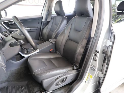 Used 2016 Volvo XC60 T5 Platinum FWD image 14