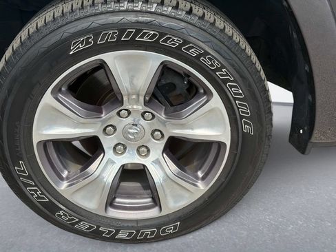 Used 2019 RAM 1500 Laramie AWD/4WD image 9