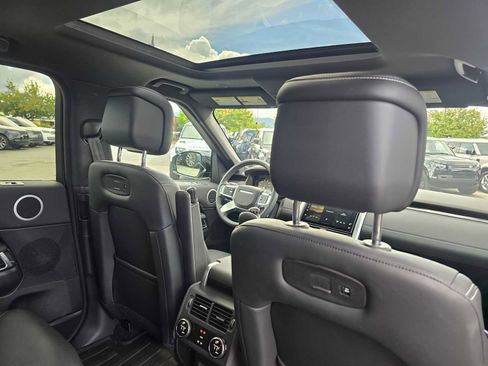 Used 2025 Land Rover Discovery S AWD/4WD image 15