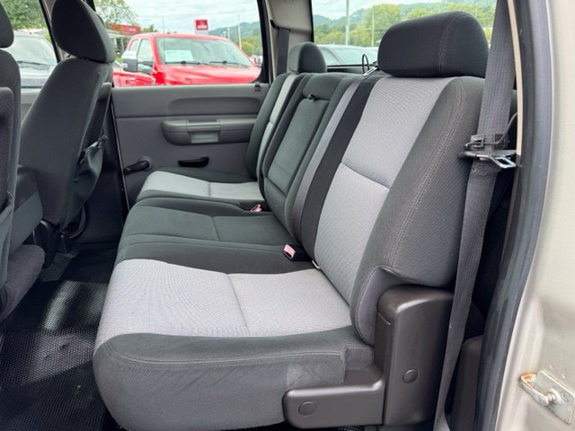 Used 2008 Chevrolet Silverado 3500 W/T AWD/4WD image 12