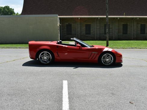 Used 2010 Chevrolet Corvette Grand Sport w/ Preferred Equipment Group RWD image 8