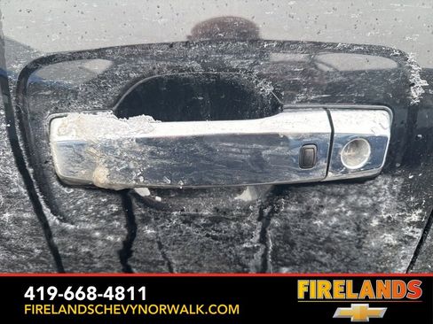 Used 2021 Nissan Titan SV w/ SV Convenience Package image 5