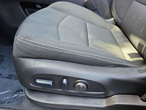 Used 2024 GMC Terrain SLE w/ Driver Convenience Package FWD image 27