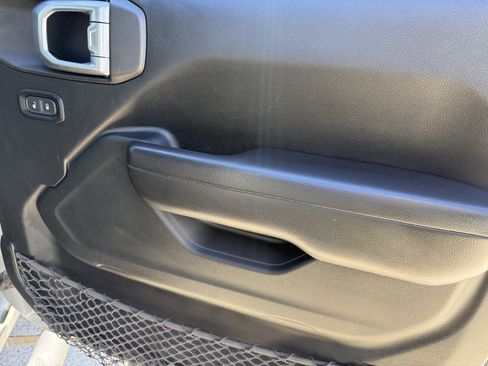 Used 2019 Jeep Wrangler Unlimited Sport S image 14