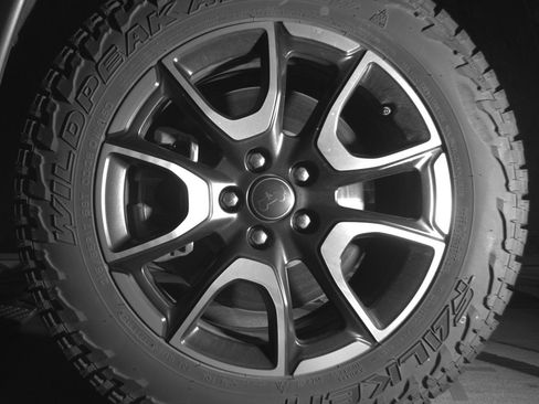 Used 2025 Jeep Compass Trailhawk AWD/4WD image 12