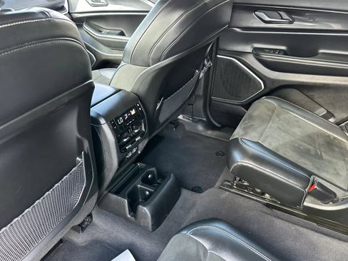 Used 2021 Jeep Grand Cherokee L Laredo RWD image 4