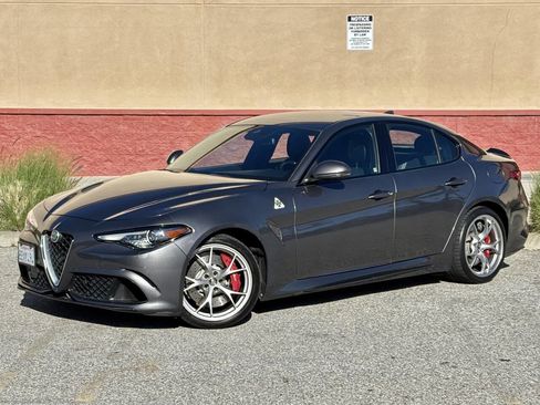 Used 2018 Alfa Romeo Giulia Quadrifoglio w/ Driver Assist Dynamic Package image 3