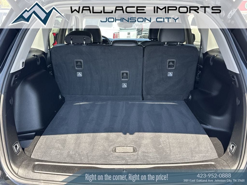 Used 2023 Jeep Grand Cherokee Limited AWD/4WD image 43